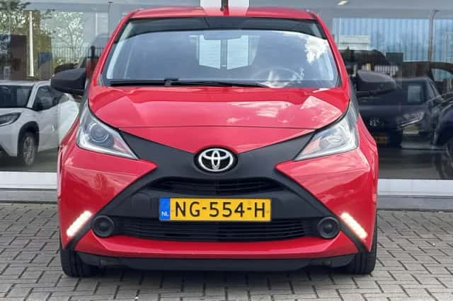 Toyota Aygo (2017) thumbnail 3