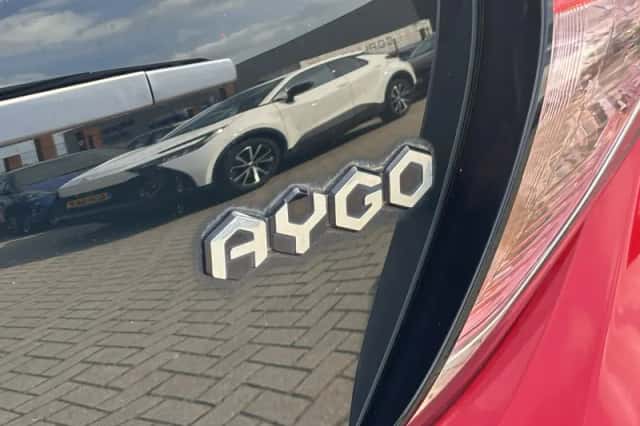 Toyota Aygo (2017) thumbnail 9