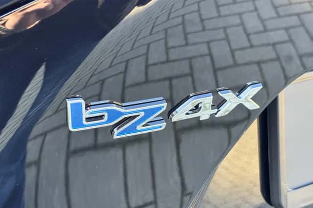 Toyota bZ4X (2026) thumbnail 8