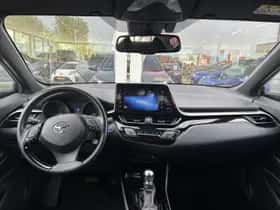 Toyota C-HR (2019) thumbnail 14