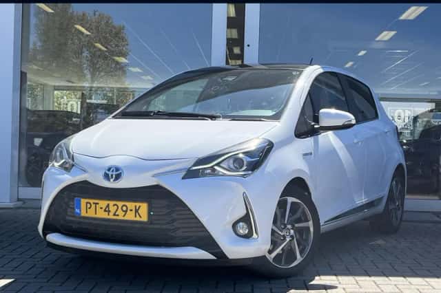 Toyota Yaris (2017) thumbnail 1