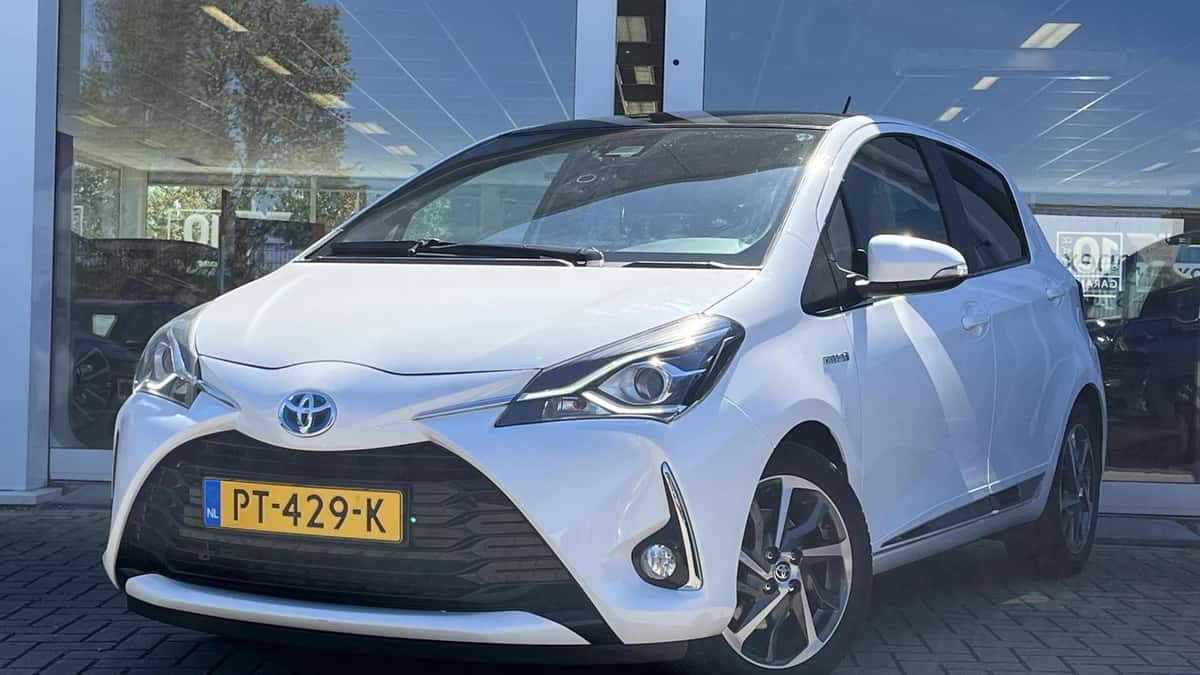 Toyota Yaris (2017) — foto 1