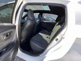 Toyota Yaris (2017) thumbnail 12