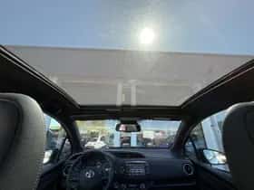 Toyota Yaris (2017) thumbnail 14