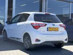 Toyota Yaris (2017) thumbnail 16