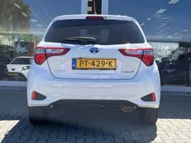 Toyota Yaris (2017) thumbnail 17