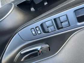 Toyota Yaris (2017) thumbnail 21