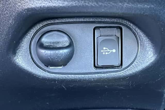 Toyota Yaris (2017) thumbnail 29