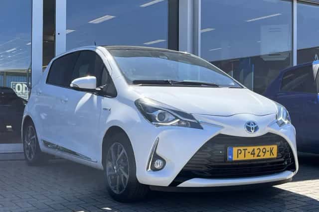 Toyota Yaris (2017) thumbnail 4
