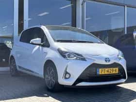 Toyota Yaris (2017) thumbnail 4