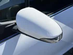 Toyota Yaris (2017) thumbnail 32