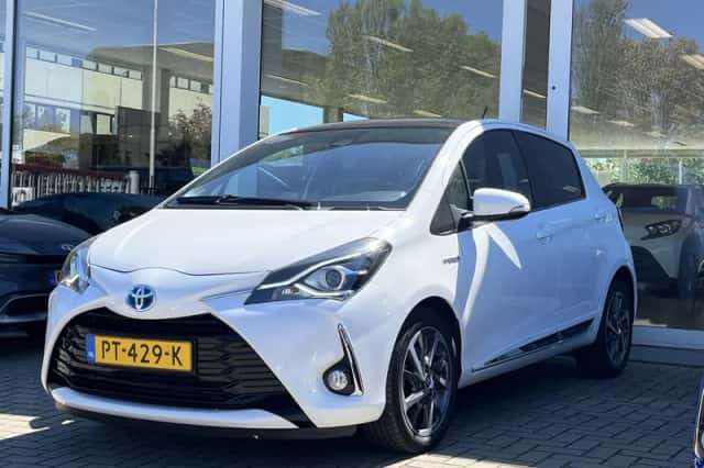 Toyota Yaris (2017) thumbnail 6