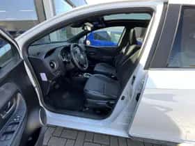 Toyota Yaris (2017) thumbnail 10
