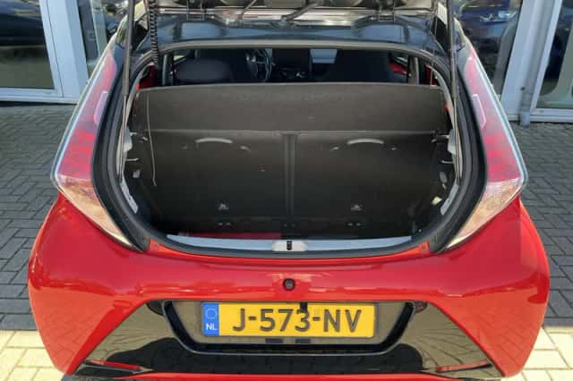 Toyota Aygo (2018) thumbnail 12