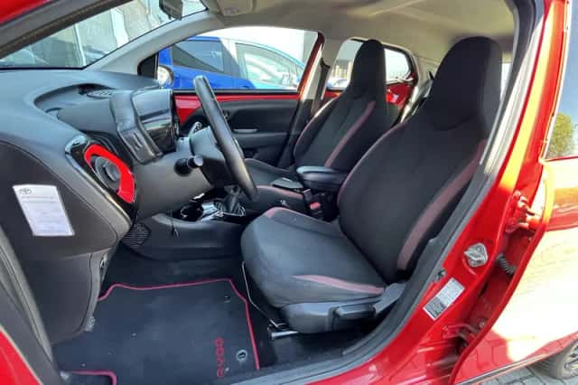 Toyota Aygo (2018) thumbnail 16