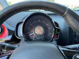 Toyota Aygo (2018) thumbnail 6