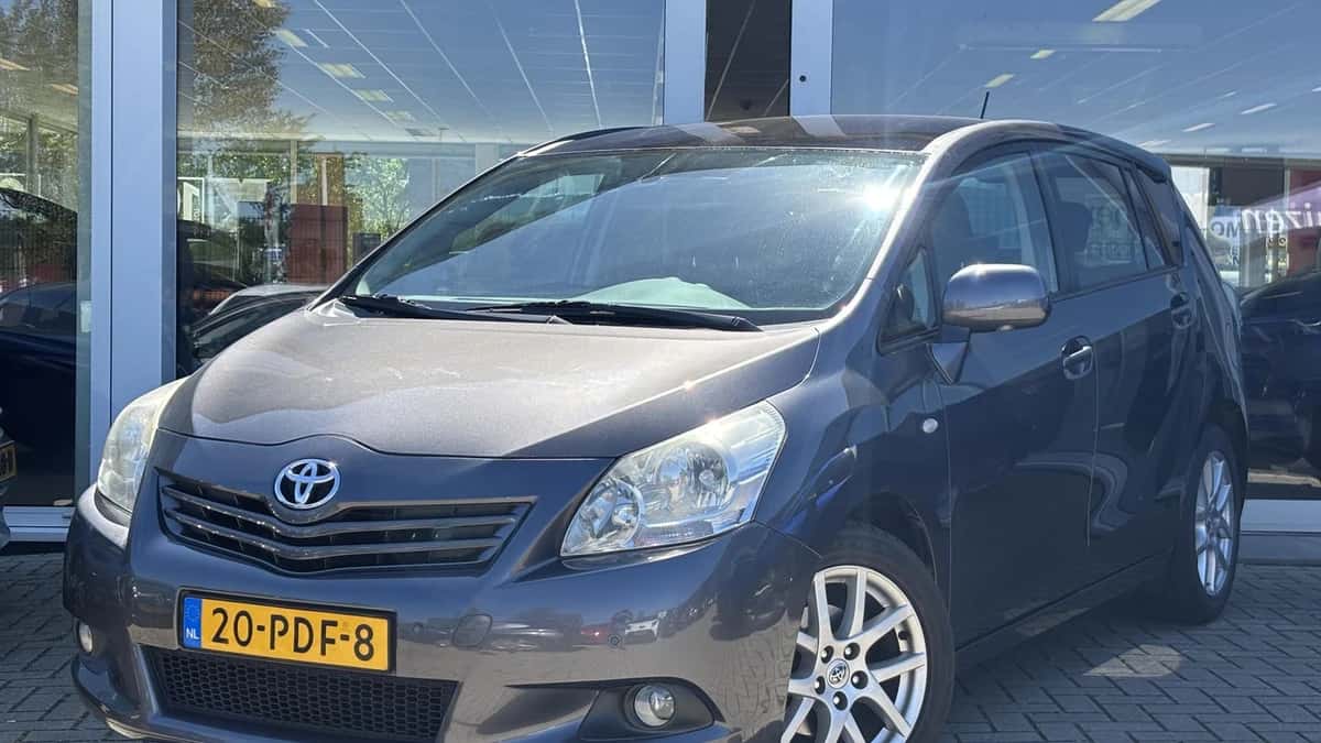 Toyota Verso (2011) — foto 1