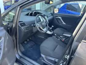 Toyota Verso (2011) thumbnail 14