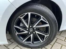 Toyota Yaris (2020) thumbnail 3