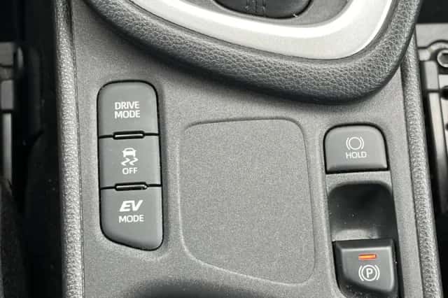 Toyota Yaris (2020) thumbnail 31
