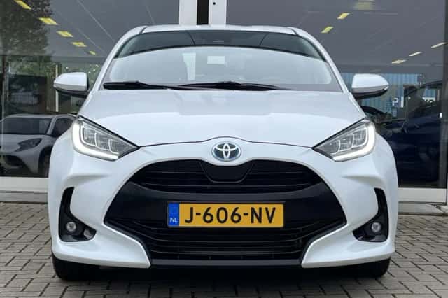Toyota Yaris (2020) thumbnail 5
