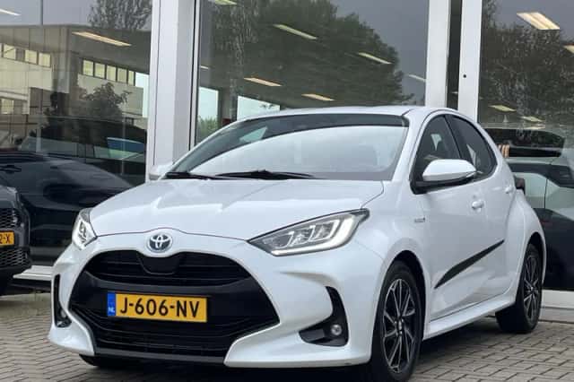 Toyota Yaris (2020) thumbnail 6