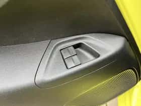 Toyota Aygo (2016) thumbnail 18