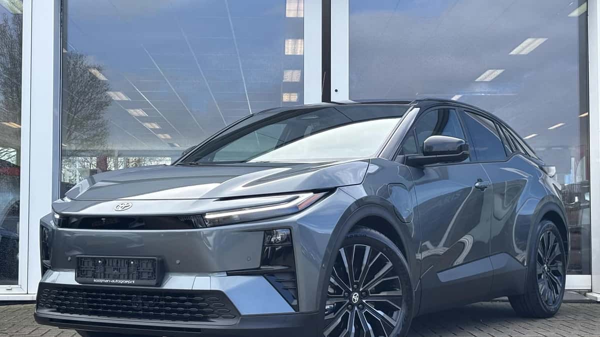 Toyota CHR + (2026) — foto 1