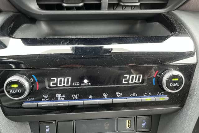 Toyota Yaris Cross (2022) thumbnail 32