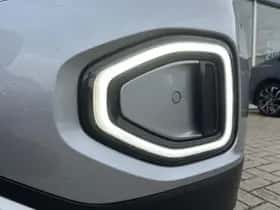 Volkswagen T-Roc (2023) thumbnail 3