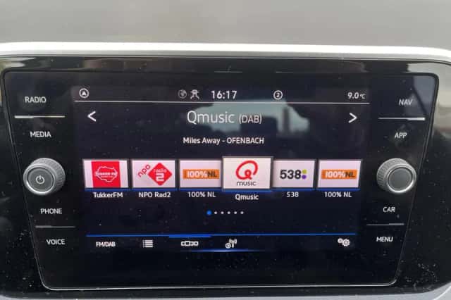 Volkswagen T-Roc (2023) thumbnail 25