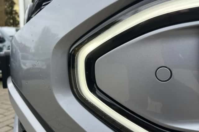 Volkswagen T-Roc (2023) thumbnail 4