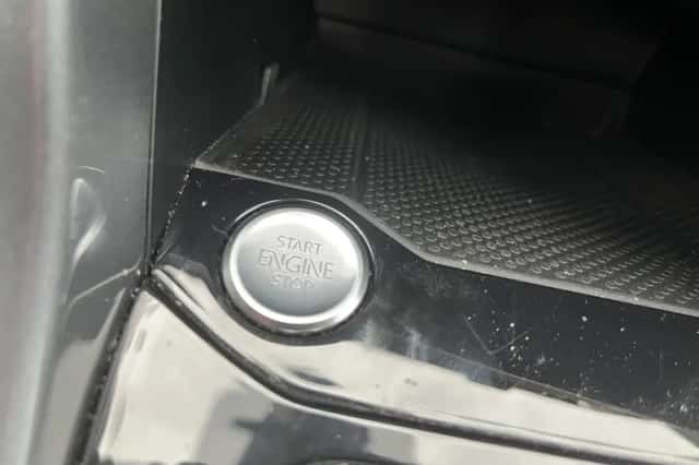Volkswagen T-Roc (2023) thumbnail 31