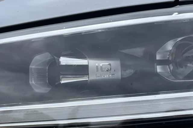 Volkswagen T-Roc (2023) thumbnail 5