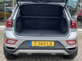 Volkswagen T-Roc (2023) thumbnail 7