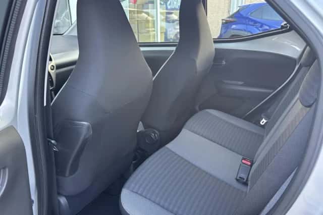 Toyota Aygo (2018) thumbnail 12