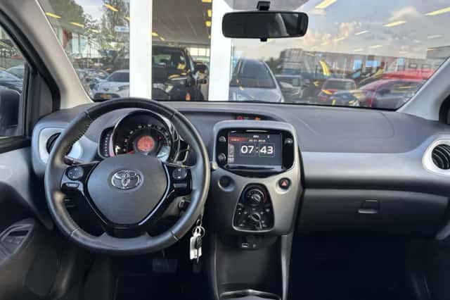 Toyota Aygo (2018) thumbnail 13