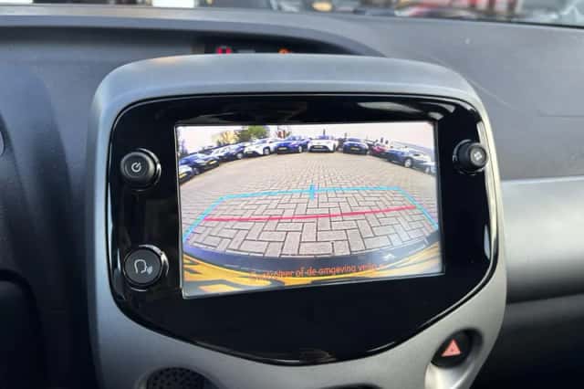 Toyota Aygo (2018) thumbnail 25