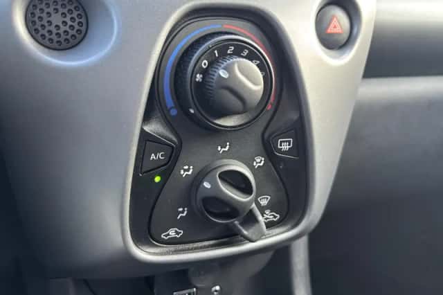Toyota Aygo (2018) thumbnail 27