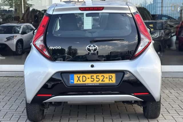 Toyota Aygo (2018) thumbnail 8