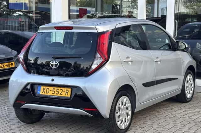 Toyota Aygo (2018) thumbnail 9
