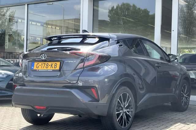 Toyota C-HR (2019) thumbnail 11