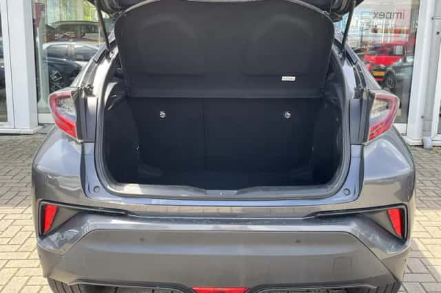 Toyota C-HR (2019) thumbnail 12