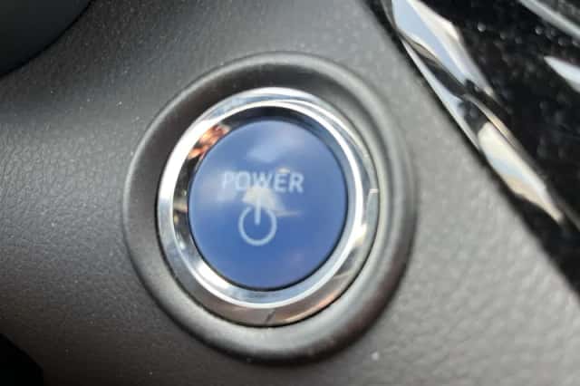 Toyota C-HR (2019) thumbnail 25