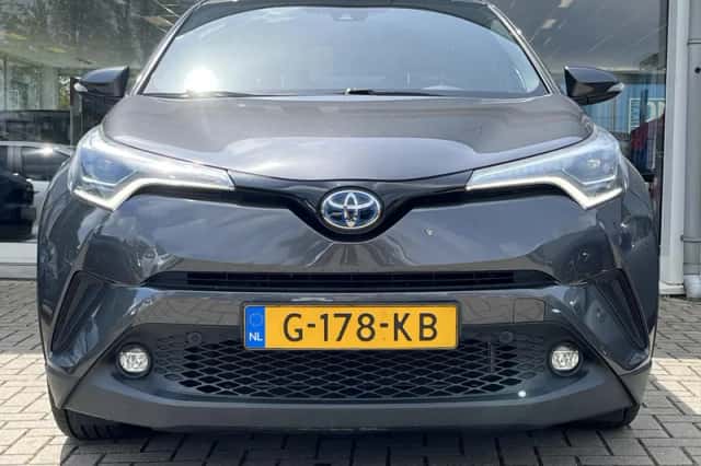 Toyota C-HR (2019) thumbnail 4