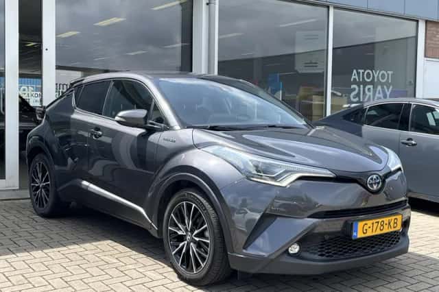 Toyota C-HR (2019) thumbnail 5