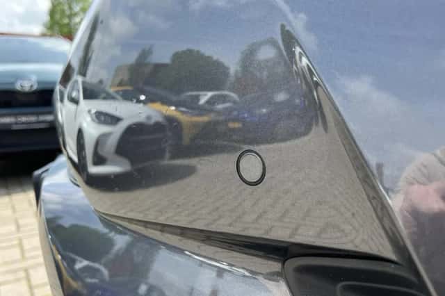 Toyota C-HR (2019) thumbnail 7