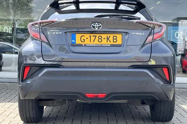 Toyota C-HR (2019) thumbnail 9
