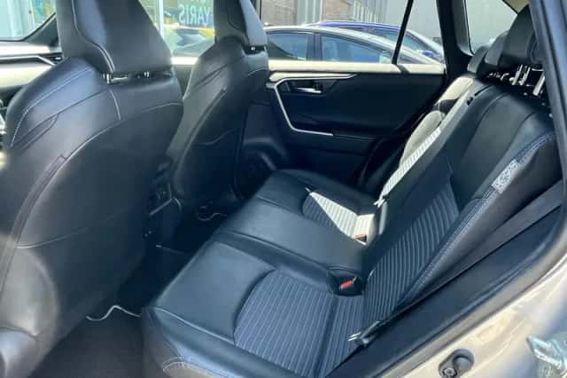 Toyota RAV4 (2019) thumbnail 15