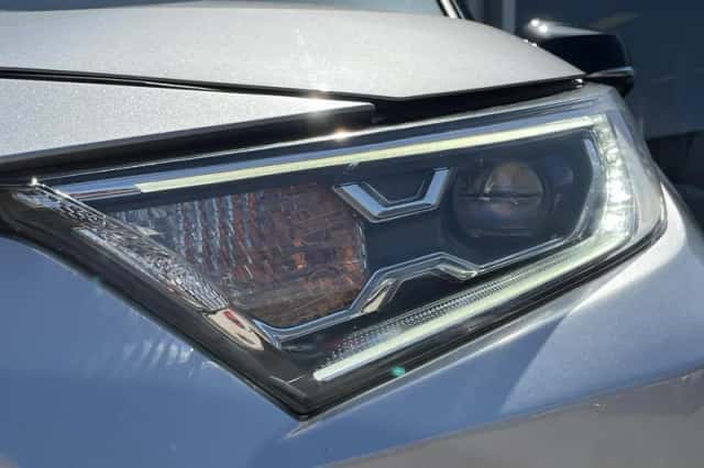 Toyota RAV4 (2019) thumbnail 3